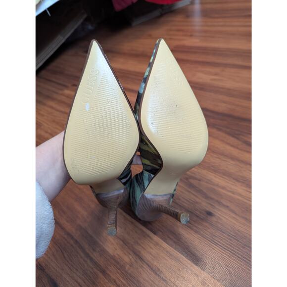 Guess Pointed Toe Stiletto Heels Green Abstract Print- Size 9 M - Picture 5 of 5
